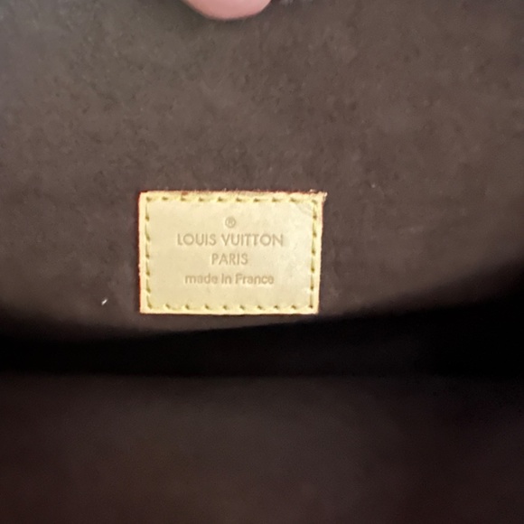 Louis Vuitton Pochette Metis - Picture 9 of 17